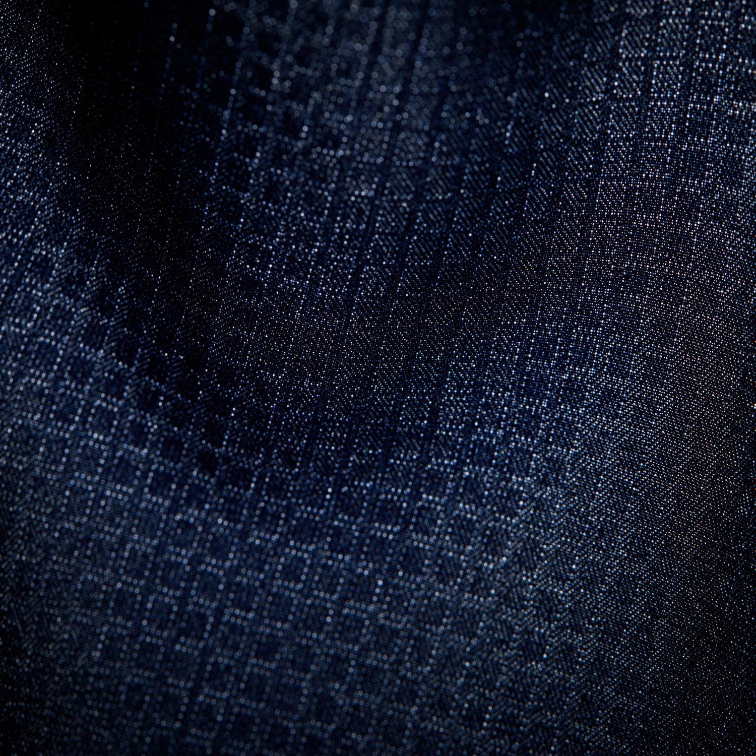 Ezmar-Light-Langaermet-Blaa-Geoff-Anderson-Closeup-1.jpg