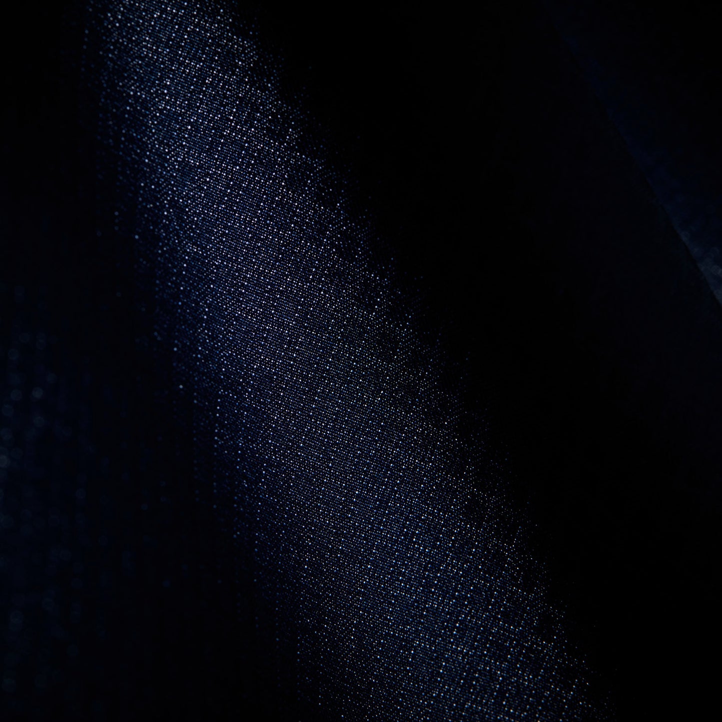 Ezmar-Light-Langaermet-Blaa-Geoff-Anderson-Closeup-12.jpg