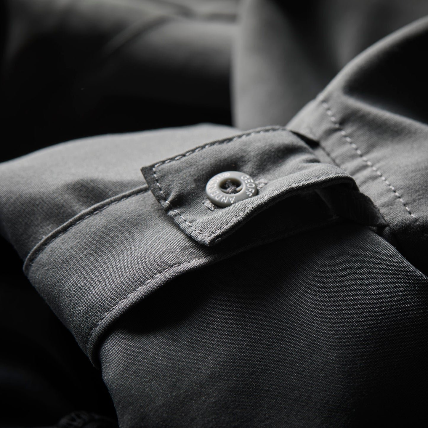 Ezmar-Midweight-Soft-Graa-Geoff-Anderson-Closeup-5.jpg