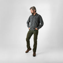 Ezmar-Midweight-Soft-Graa-Geoff-Anderson-Model-2.jpg